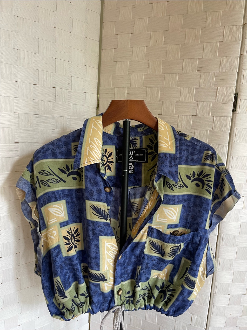 American Vintage Blue And Olive Graphic Crop Button-Up